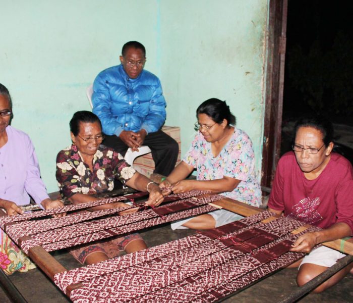 Our first batch of glasses for 2014 has reached the weavers in Amarasi, Timor, East Nusa Tenggara